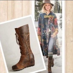 Sorel Catherine the Great! Gorgeous. Size 8 Lightly worn - no original box